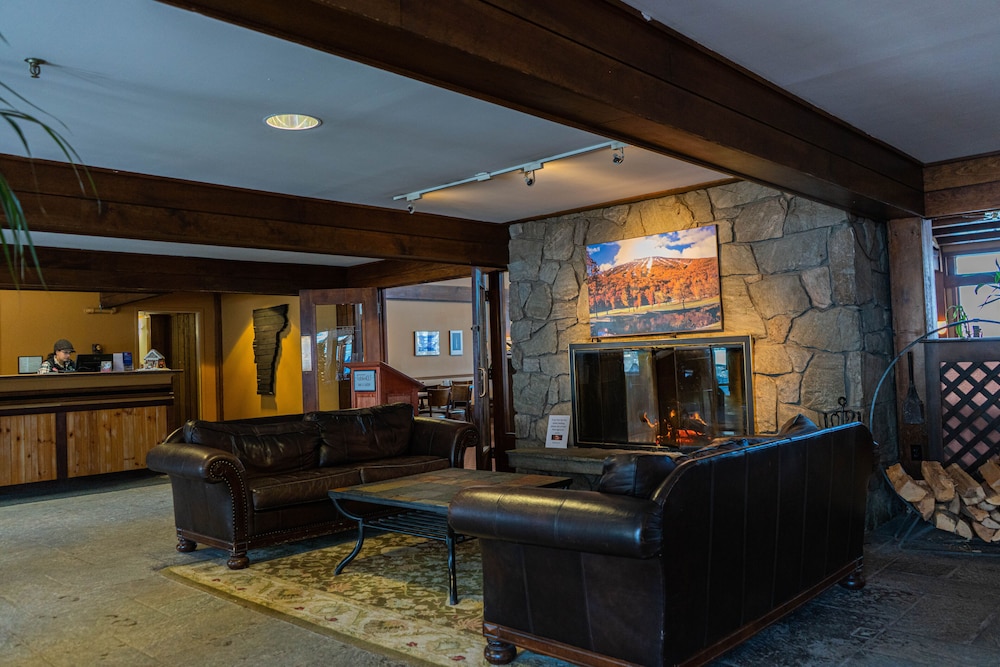 the black bear lodge at stratton mountain resort