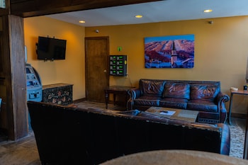 the black bear lodge at stratton mountain resort