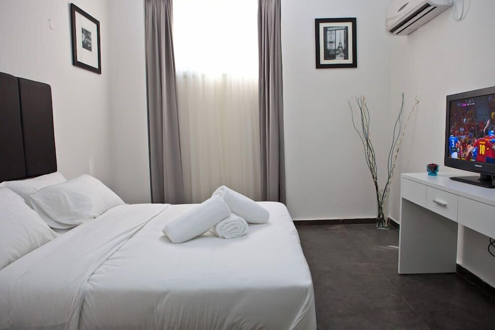 geula suites
