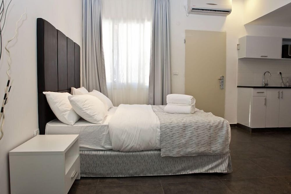 geula suites