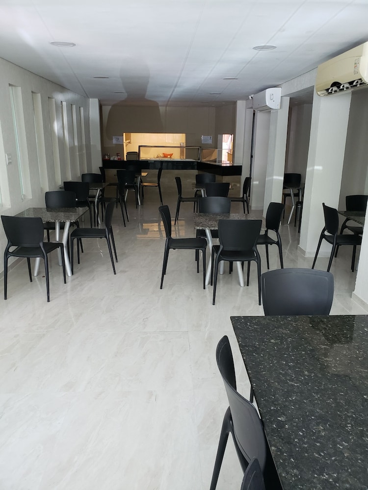 hotel uzi praia