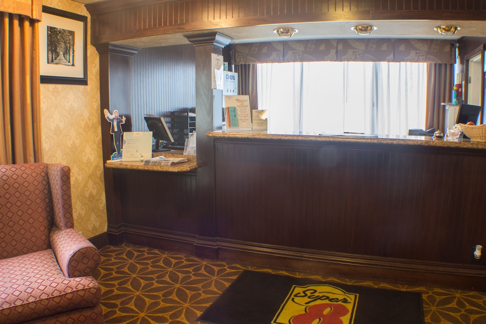 super 8 by wyndham erie i 90