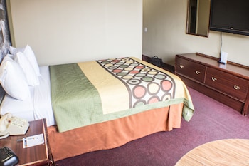 super 8 by wyndham erie i 90