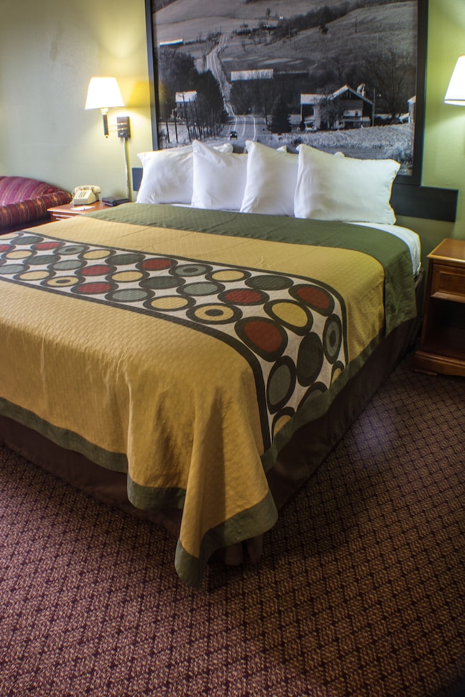 super 8 by wyndham erie i 90