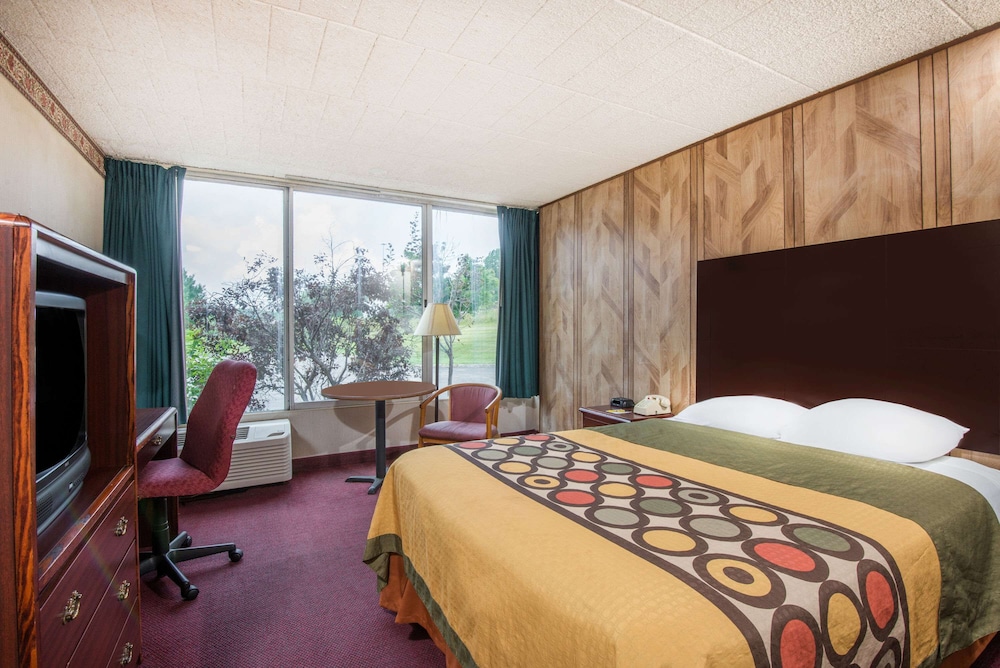 super 8 by wyndham erie i 90