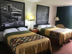 super 8 by wyndham erie i 90