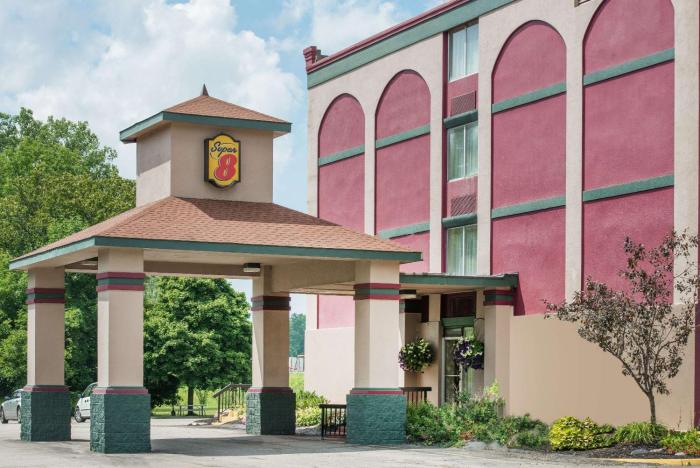 super 8 by wyndham erie i 90