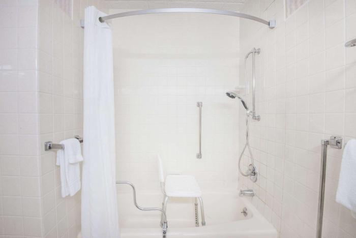 super 8 by wyndham erie i 90