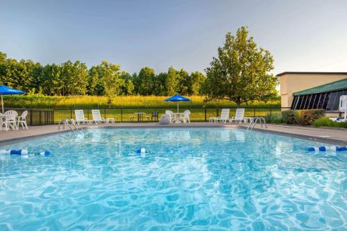 super 8 by wyndham erie i 90