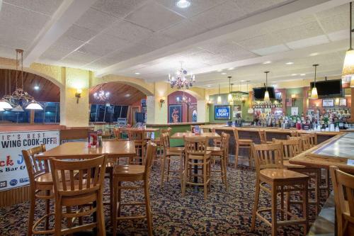 super 8 by wyndham erie i 90