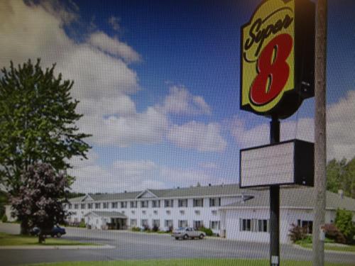 super 8 by wyndham escanaba