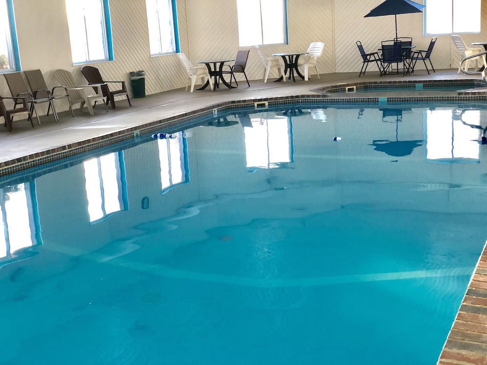 super 8 by wyndham escanaba