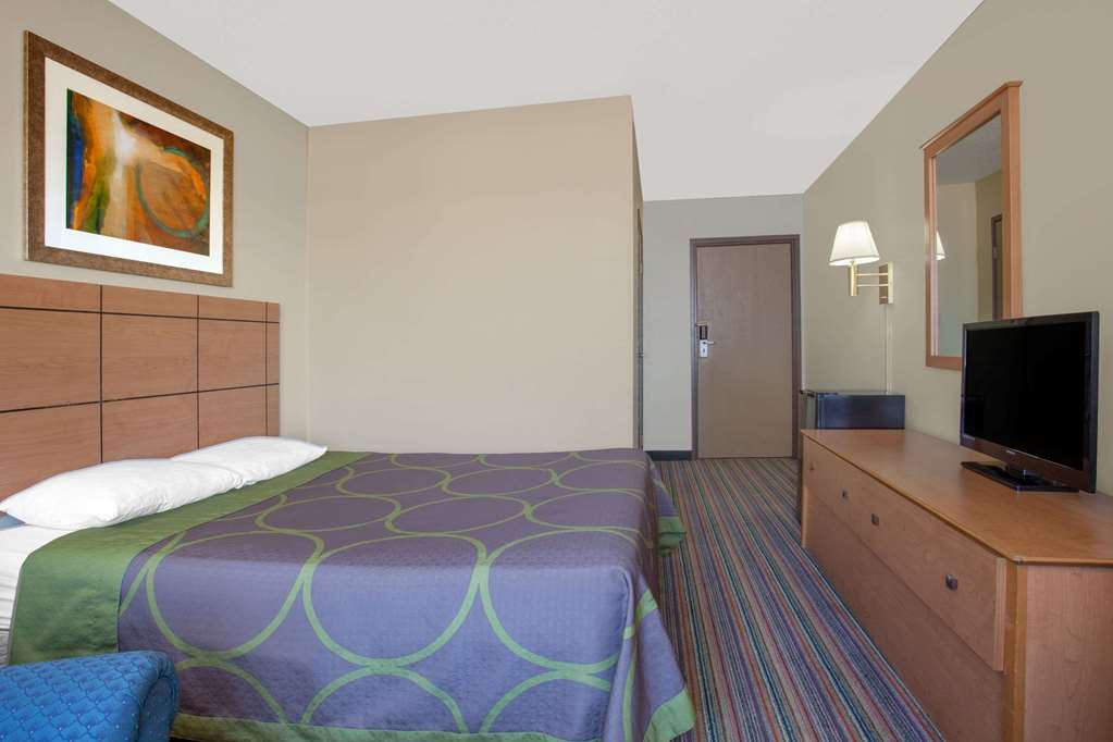 super 8 by wyndham evansville east
