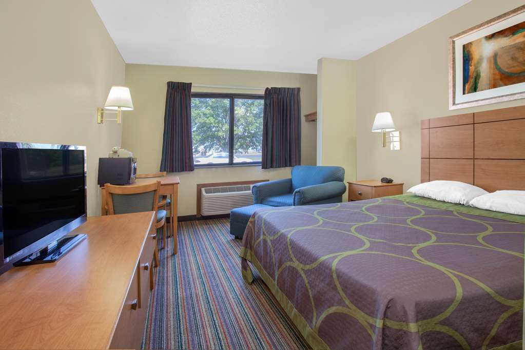 super 8 by wyndham evansville east