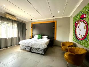 elephant springs hotel