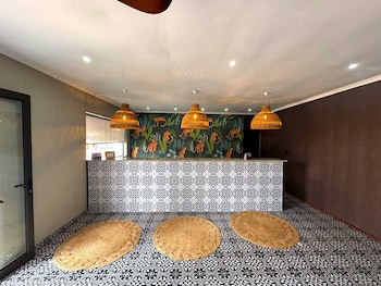 elephant springs hotel