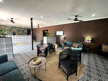 elephant springs hotel