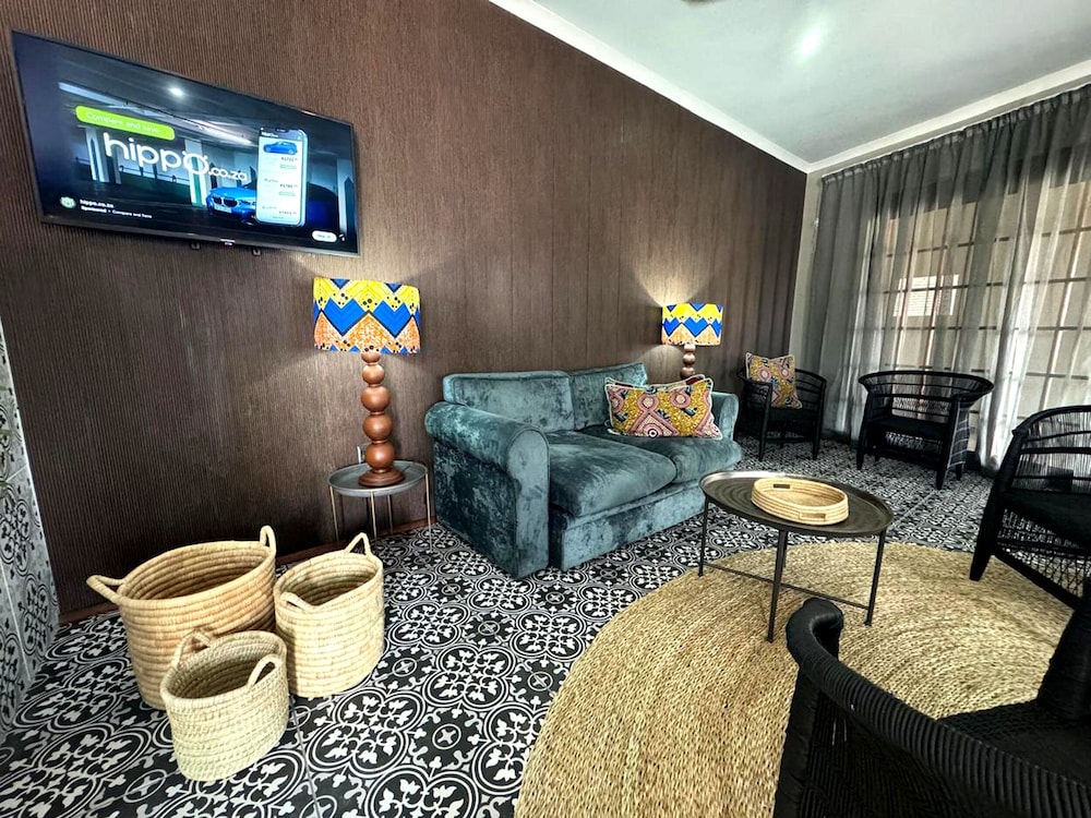 elephant springs hotel