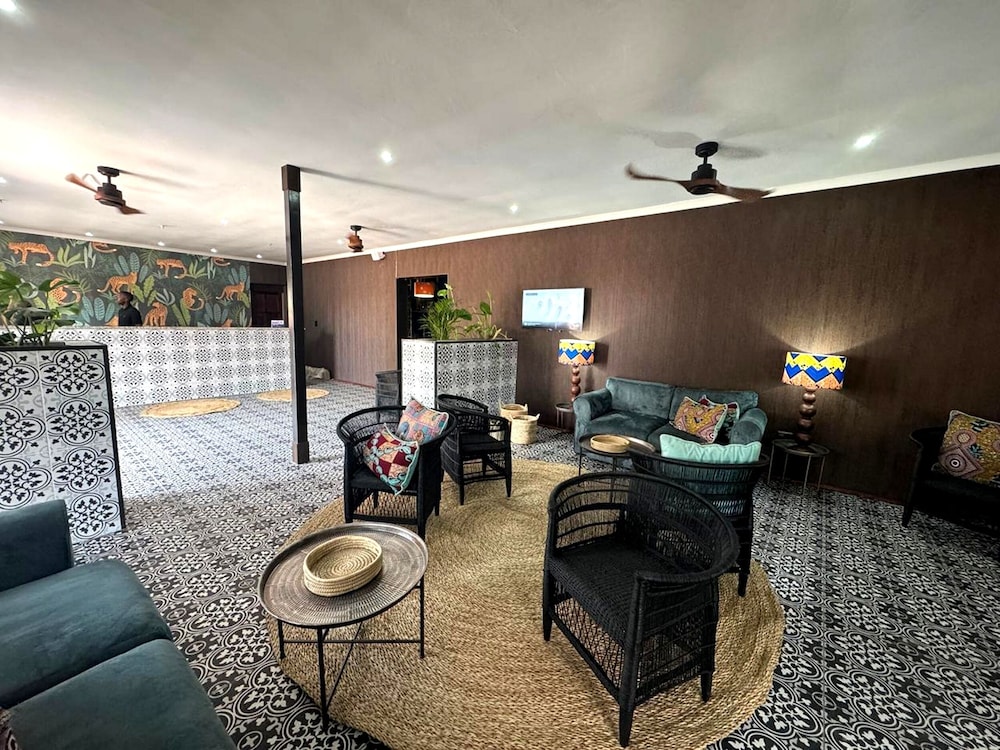 elephant springs hotel