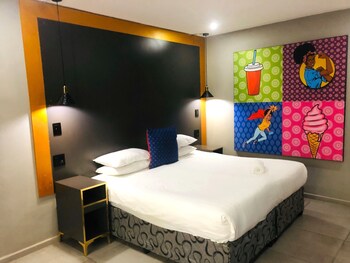 elephant springs hotel