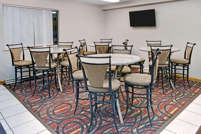 super 8 by wyndham fort collins