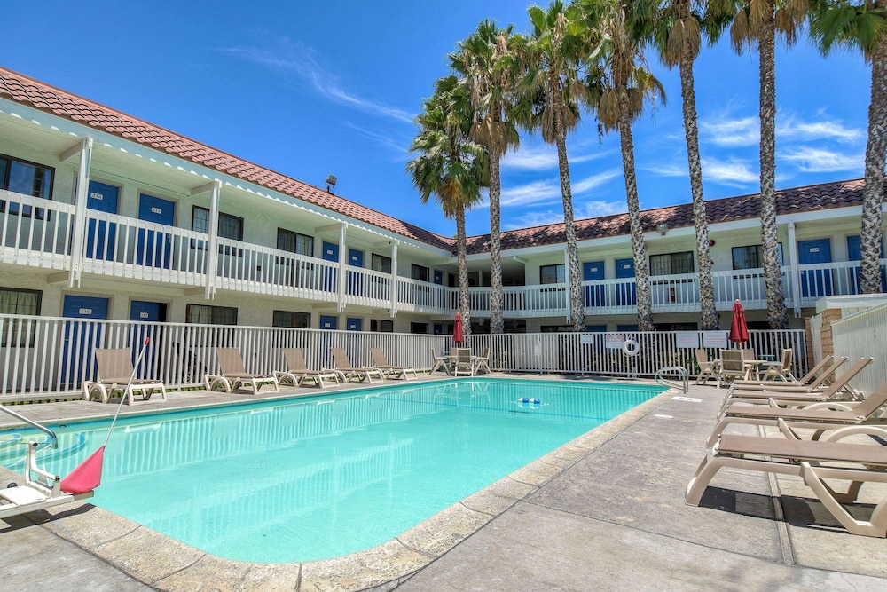 motel 6 pomona ca los angeles