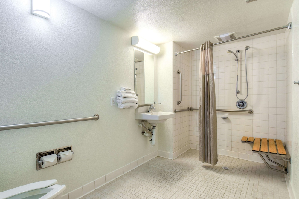 motel 6 pomona ca los angeles