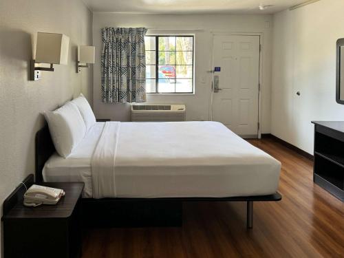 Motel 6 Pomona, Ca - Los Angeles,Montclair>>Los Angeles,2 star
