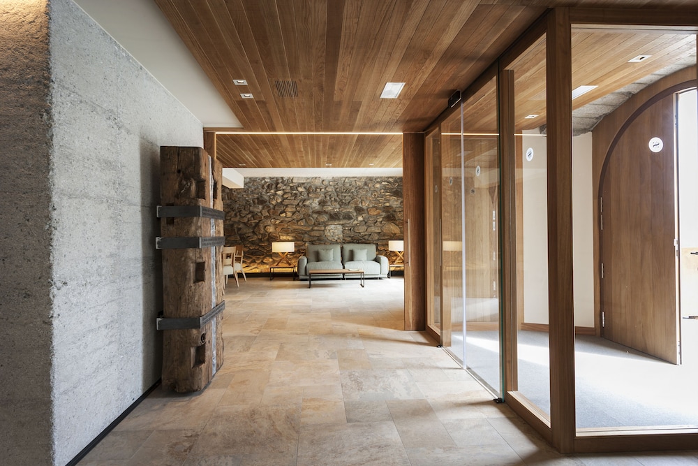 palacio de yrisarri by irrisarri land