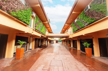 hotel ava cuneta