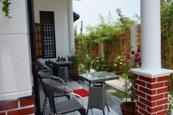 red house homestay