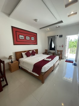red house homestay