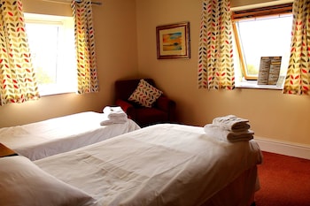 the menai hotel and bar