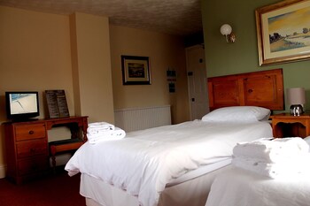 the menai hotel and bar