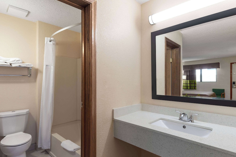 super 8 by wyndham fort mitchell cincinnati area
