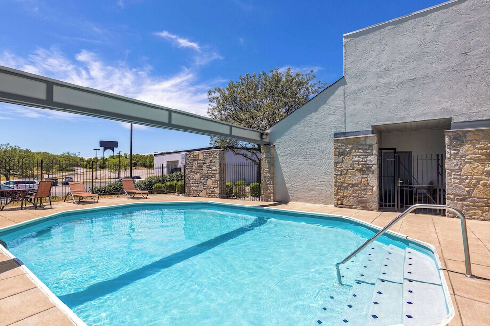 super 8 by wyndham fort mitchell cincinnati area
