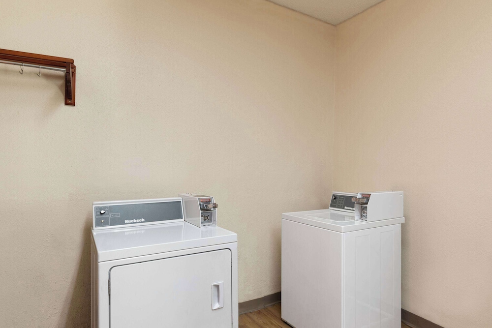 super 8 by wyndham fort mitchell cincinnati area