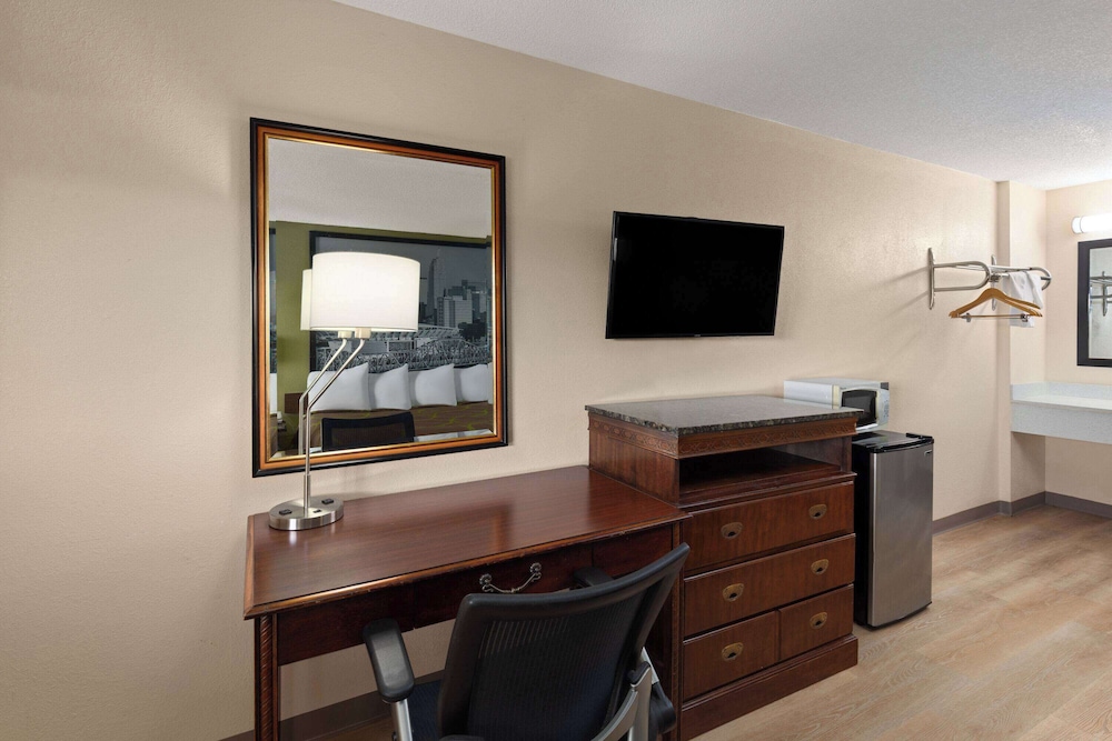 super 8 by wyndham fort mitchell cincinnati area