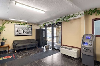 Super 8 By Wyndham Fort Mitchell Cincinnati Area,Covington>>Cincinnati,2 star