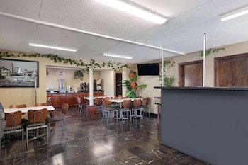 Super 8 By Wyndham Fort Mitchell Cincinnati Area,Covington>>Cincinnati,2 star