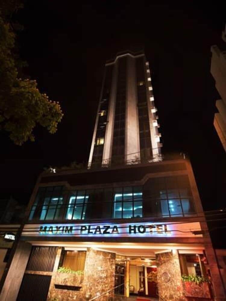 maxim plaza hotel