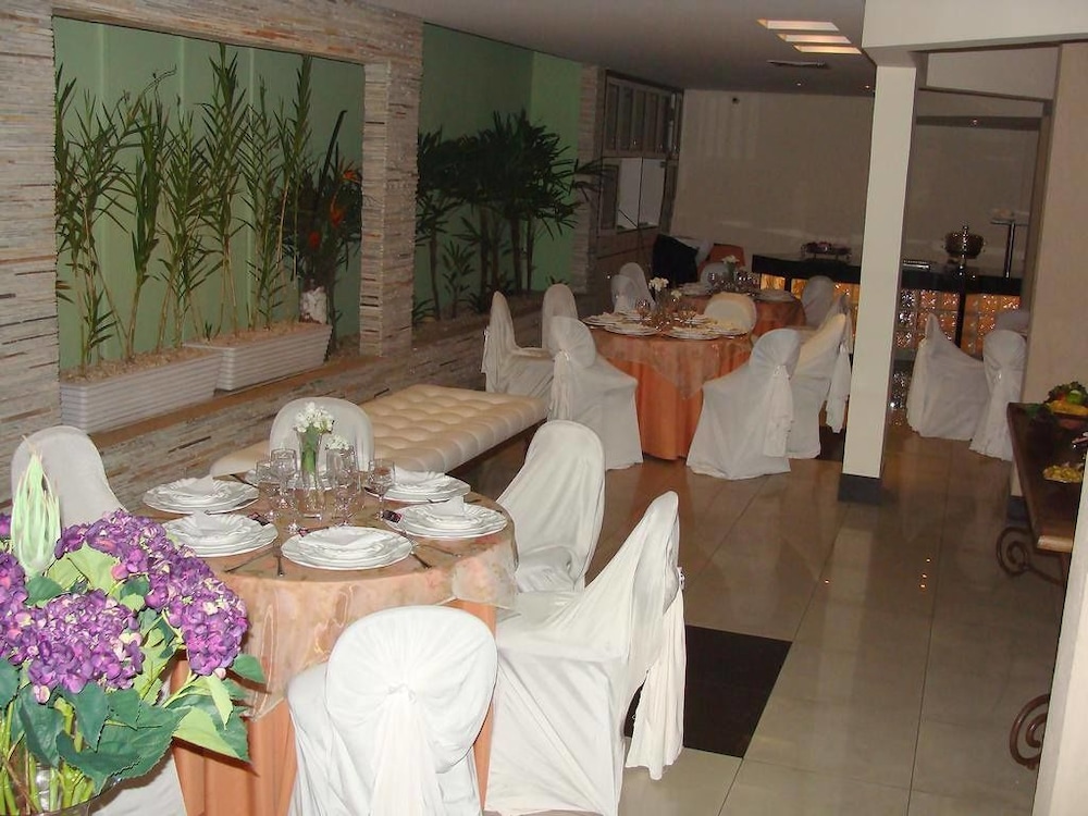maxim plaza hotel