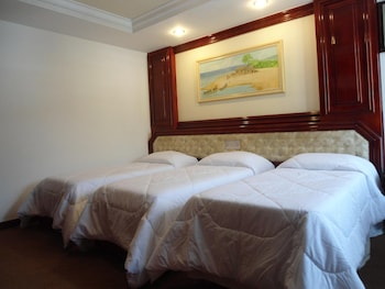 maxim plaza hotel