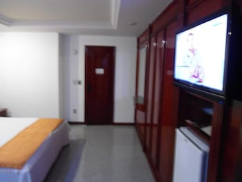 maxim plaza hotel
