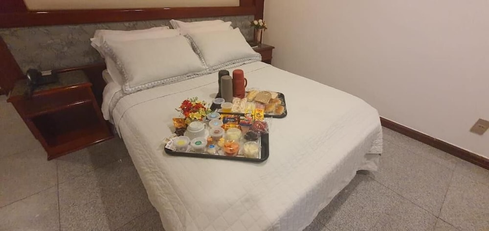 maxim plaza hotel