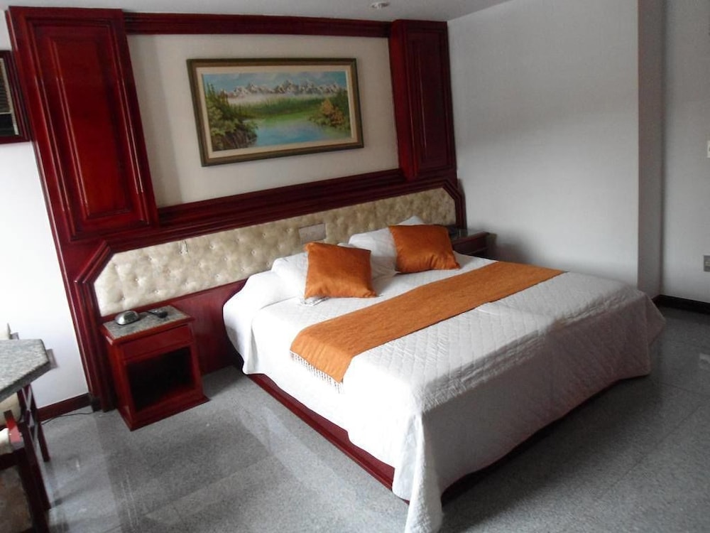 maxim plaza hotel