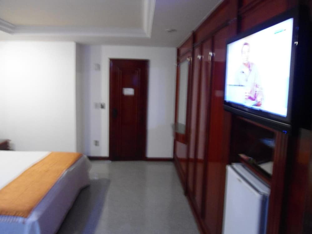 maxim plaza hotel