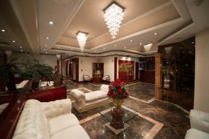 maxim plaza hotel