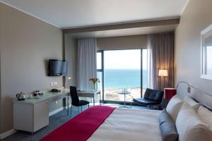 Radisson Blu Hotel, Port Elizabeth,Nelson Mandela Bay>>Humewood,4 star