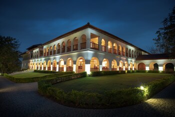 sanctum inle resort